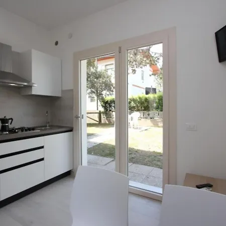 Wonderful With Garden Appartement *