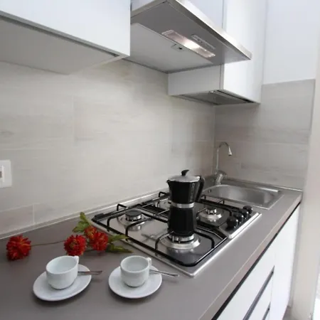 Wonderful With Garden דירה ביביונה