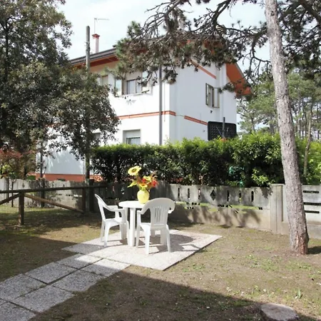 Wonderful With Garden דירה ביביונה